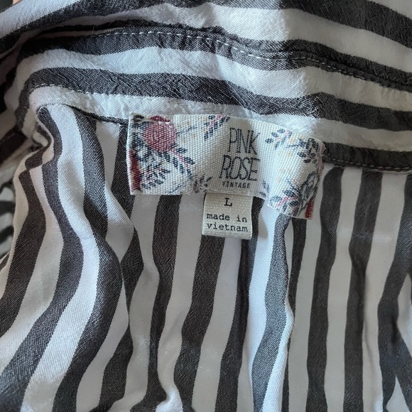 3/$30 Striped Button Up Crop Top - Picture 3 of 4